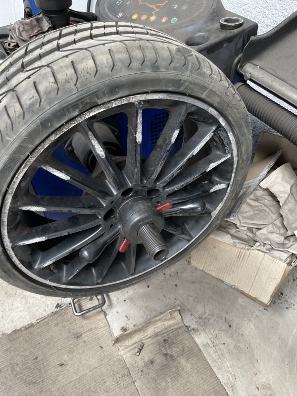 Combien coûte une rénovation de jante auto selon les options proposées dans notre garage proche de Fenouillet